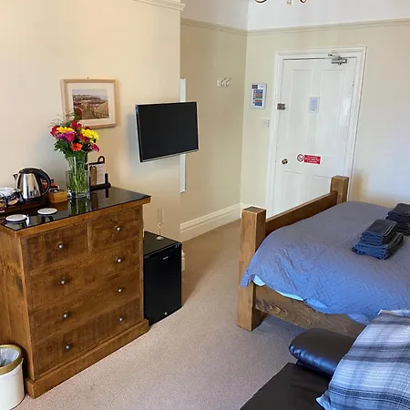 The Whalebone Arch 3*