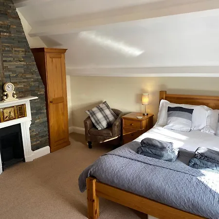 The Whalebone Arch 3* Whitby