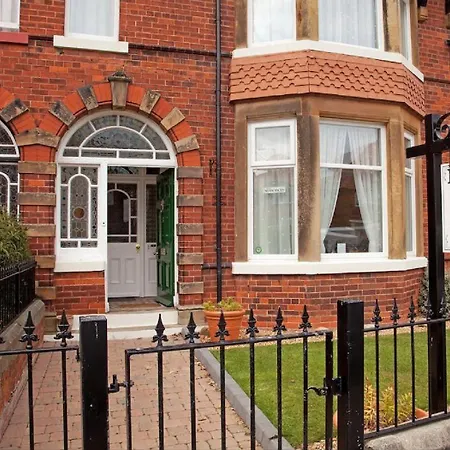 Pensjonat The Whalebone Arch Whitby