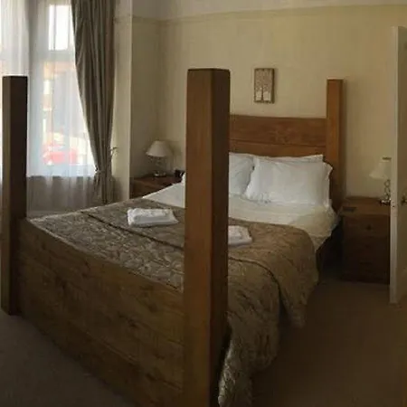 The Whalebone Arch Pensjonat