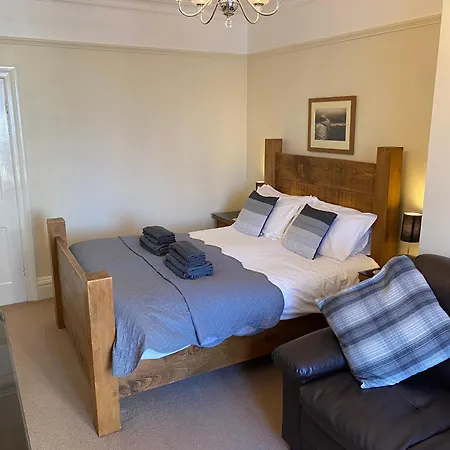 The Whalebone Arch Guest house Whitby