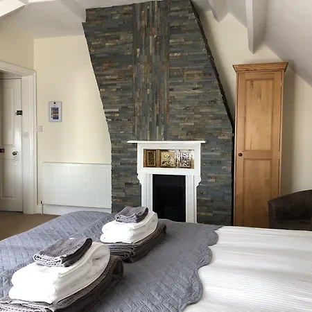 The Whalebone Arch 3*