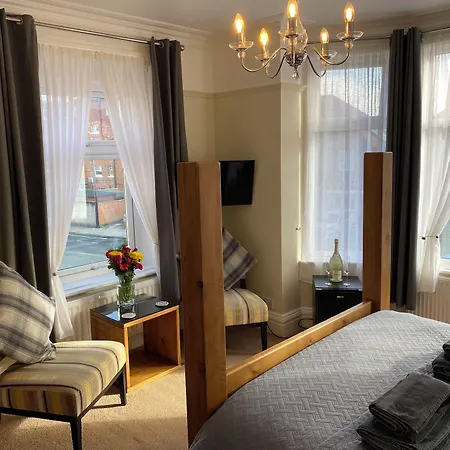 The Whalebone Arch 4* Whitby
