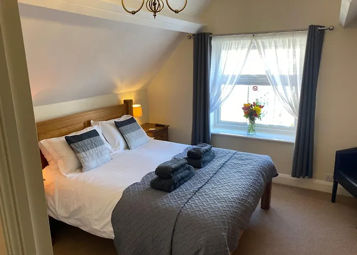 The Whalebone Arch 3* Whitby