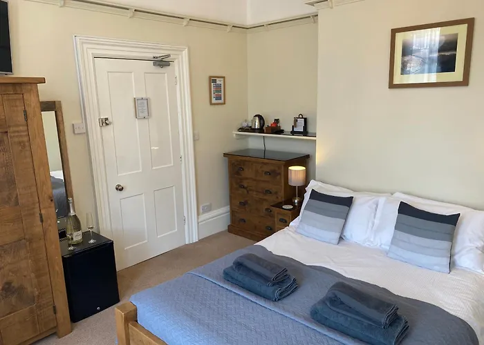 The Whalebone Arch Guest house Whitby