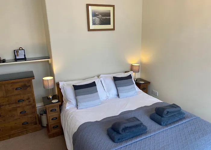 The Whalebone Arch 3* Whitby