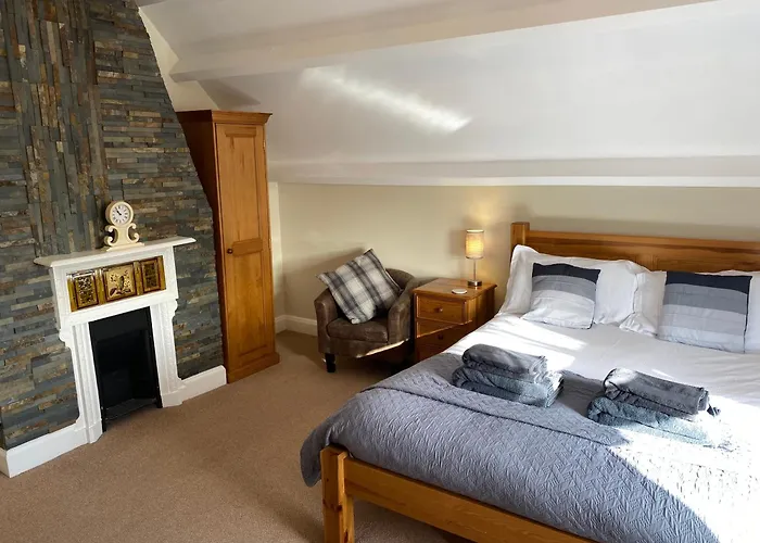 The Whalebone Arch 3* Whitby