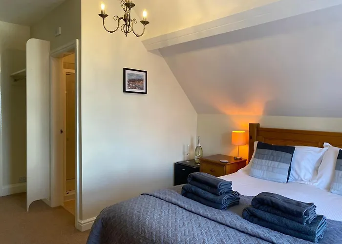 The Whalebone Arch Guest house Whitby