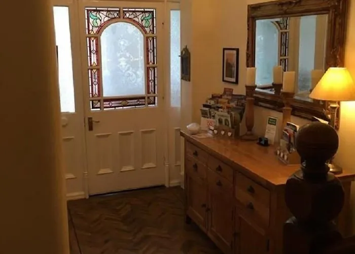 The Whalebone Arch Guest house Whitby