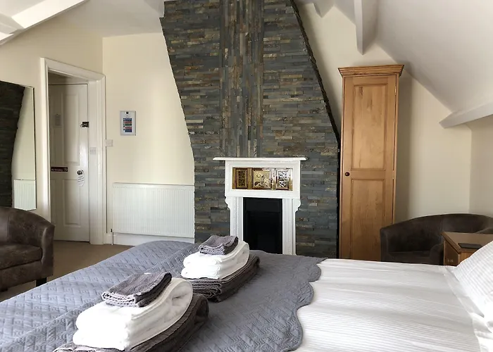 The Whalebone Arch 3*