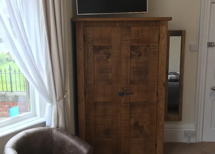 Guest house The Whalebone Arch