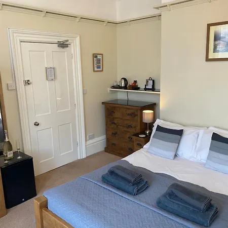 The Whalebone Arch Penzion Whitby