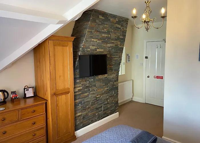 The Whalebone Arch 3*