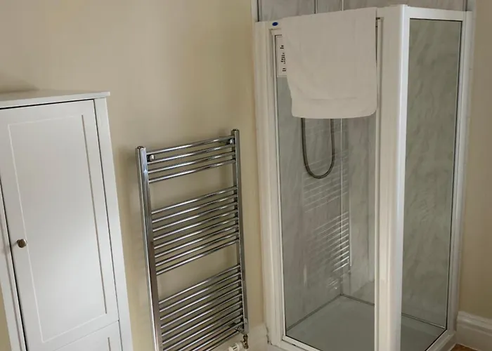 The Whalebone Arch 3* 惠特比