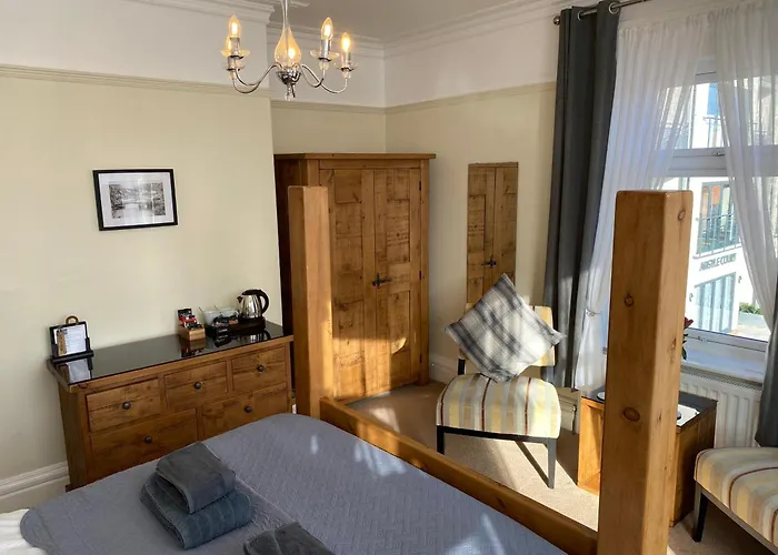 招待所 The Whalebone Arch