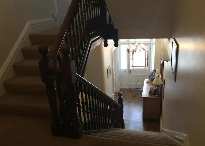 The Whalebone Arch 惠特比